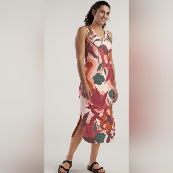 Title nine Dresses & Skirts - Title Nine Danver Midi Dress in Canyon Red Print Built In Bra sz L NWOT